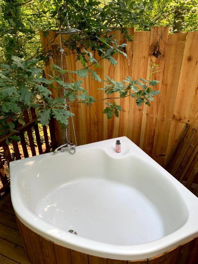 Magic Roof Top Bus With Big Bath In The Tree Forest! Mimizan-Plage Exteriör bild